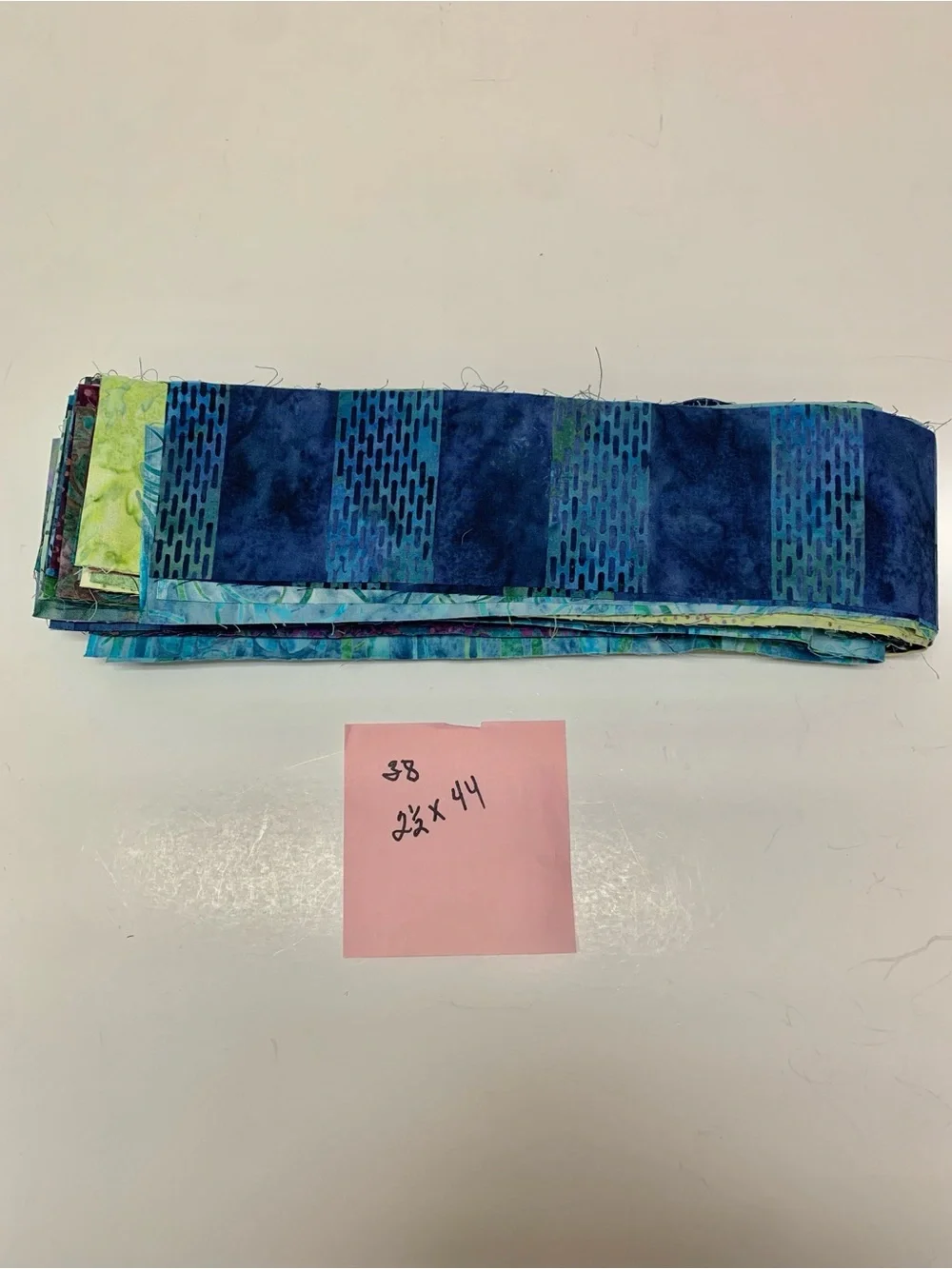 Batik Jelly Roll Fabric Strips 38 Strips 2.5” x 44” - Picture 6 of 6